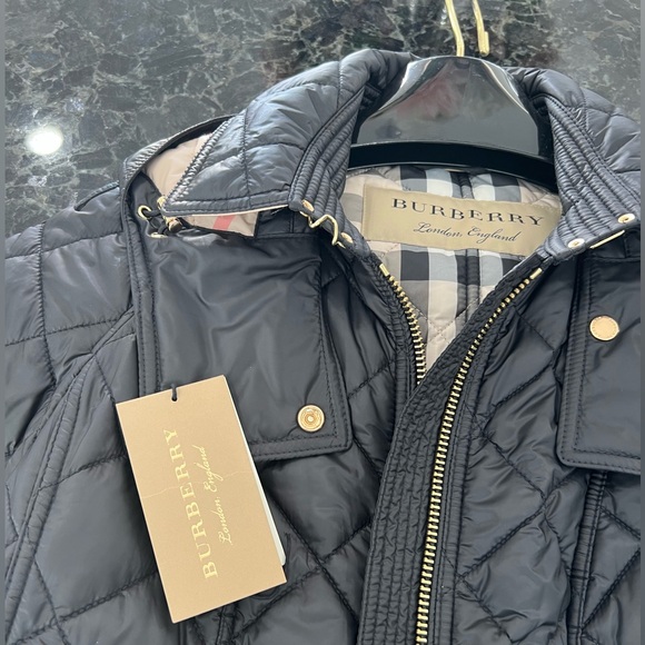 Burberry Woman’s Black Quilted Puffer Jacket - Picture 12 of 12